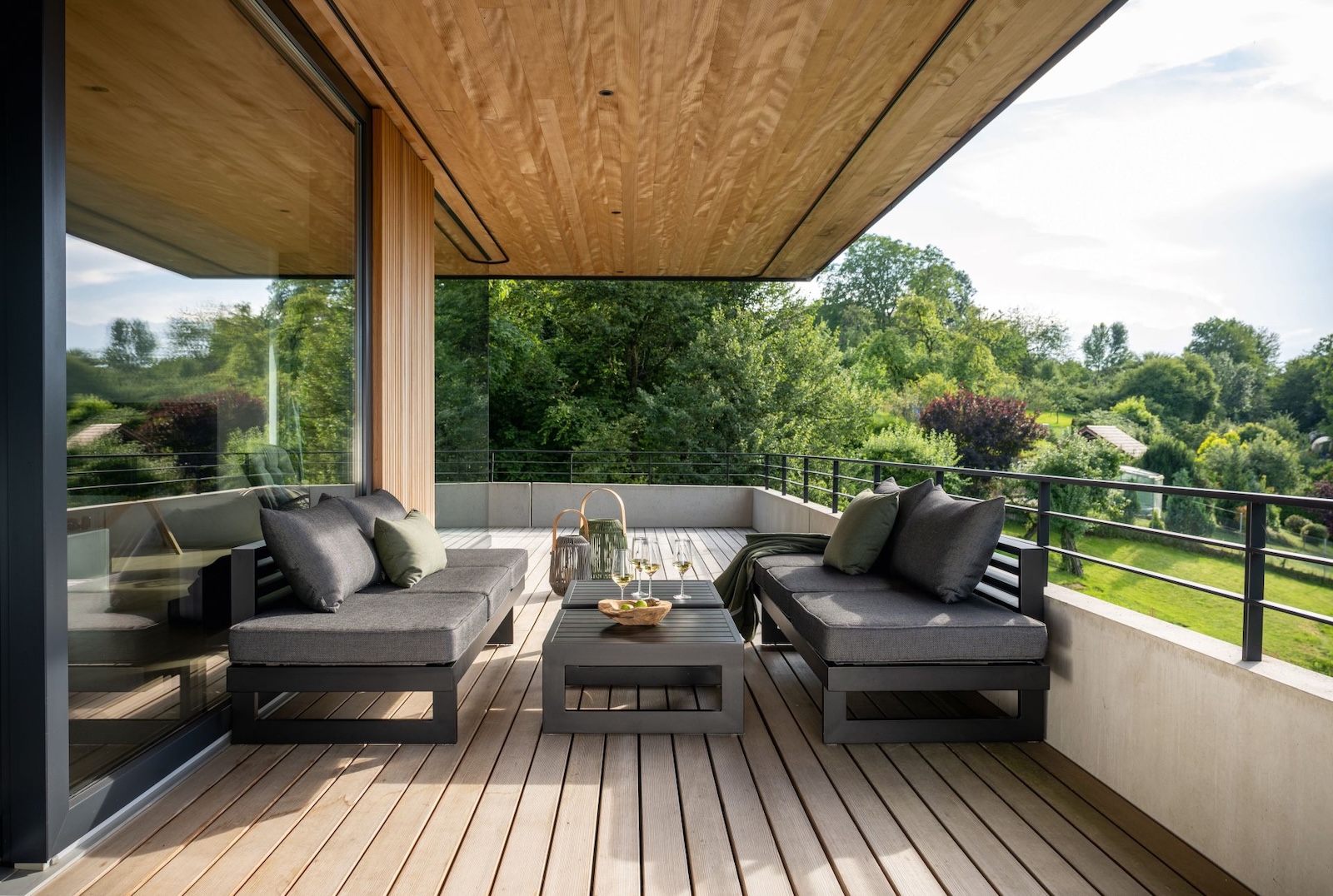 Stern Dining/Lounge-Bank New Holly 216x80 cm Aluminium matt schwarz/Textilen Leinen grau/seidenschwarz