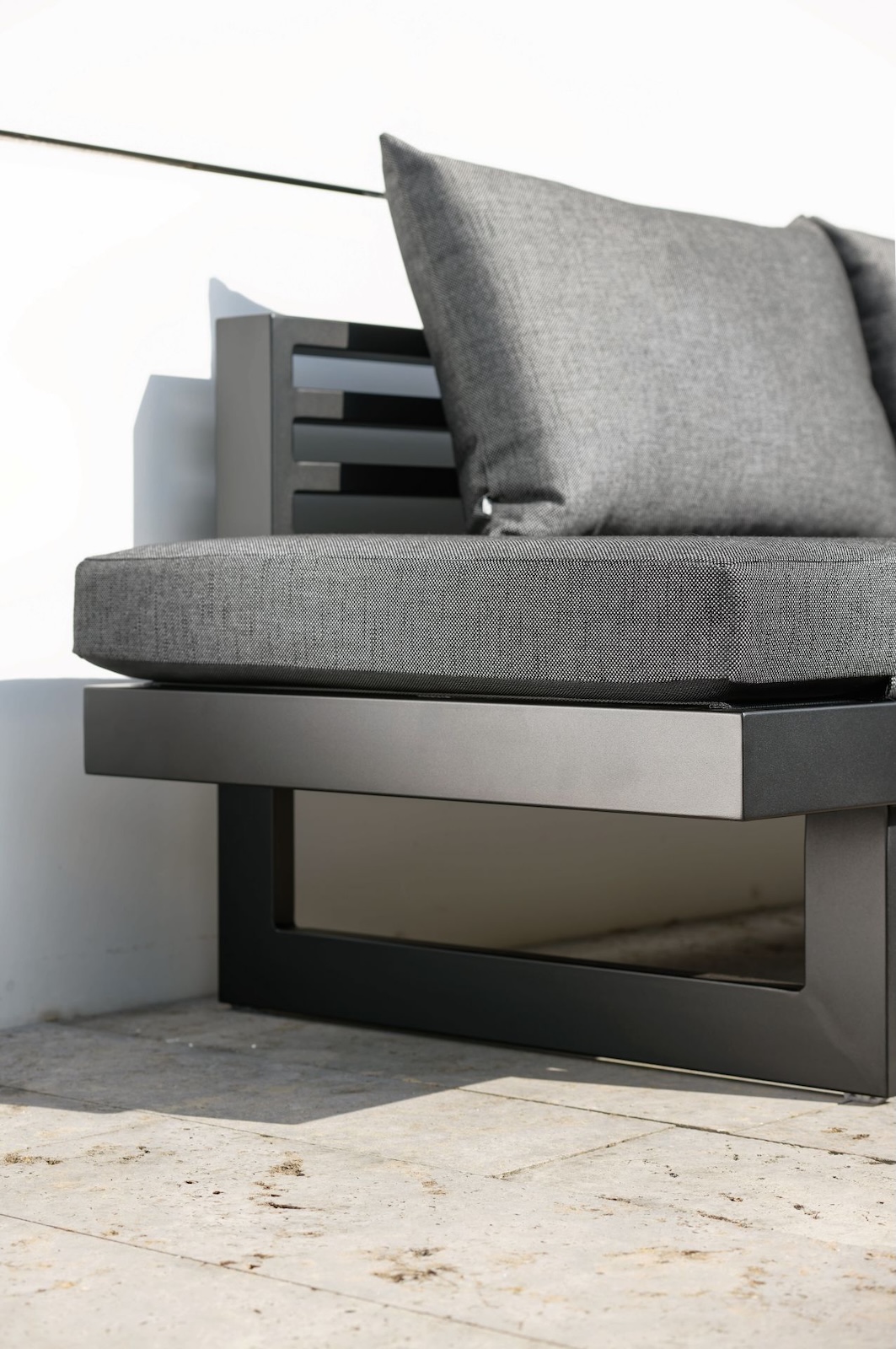Stern Dining/Lounge-Bank New Holly 216x80 cm Aluminium matt schwarz/Textilen Leinen grau/seidenschwarz