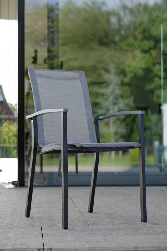Stern Stapelsessel Evoee Aluminium anthrazit Textilen silber/Aluminiumarmlehnen graphit
